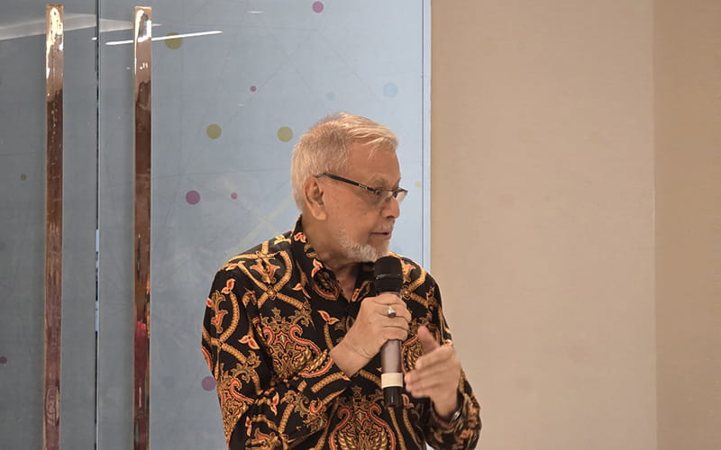 Prof. Dr. S. M. Mahbub Ul Haque Majumdar Dean DIU